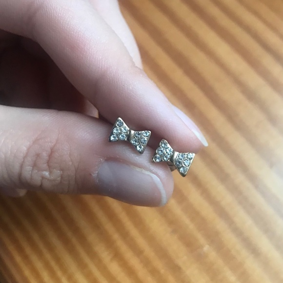 Bow & Heart stud earring bundle - Picture 4 of 5